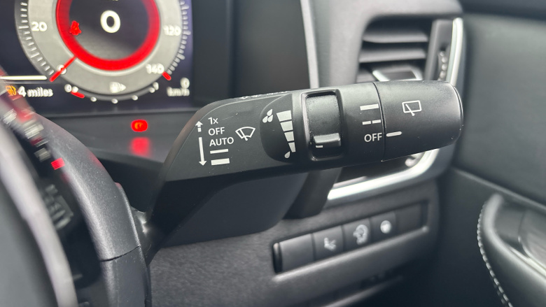 Nissan Qashqai 1.3 DiG-T MH 158 Premiere Edition 5dr Xtronic Petrol Hatchback